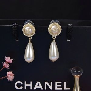 Sexy pearl earrings